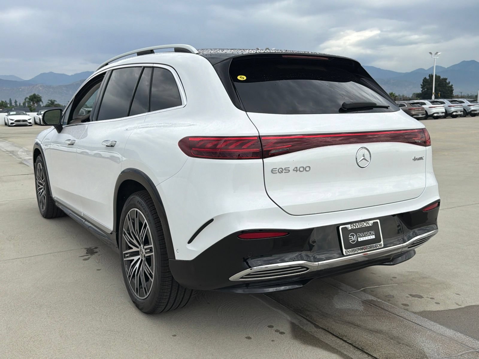 New 2027 Mercedes-Benz EQS 400 4MATIC SUV image 8