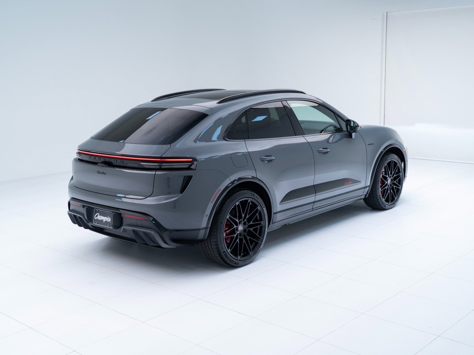 New 2026 Porsche Macan Turbo Electric AWD/4WD image 9
