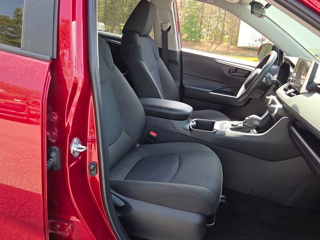 Used 2025 Toyota RAV4 LE image 15