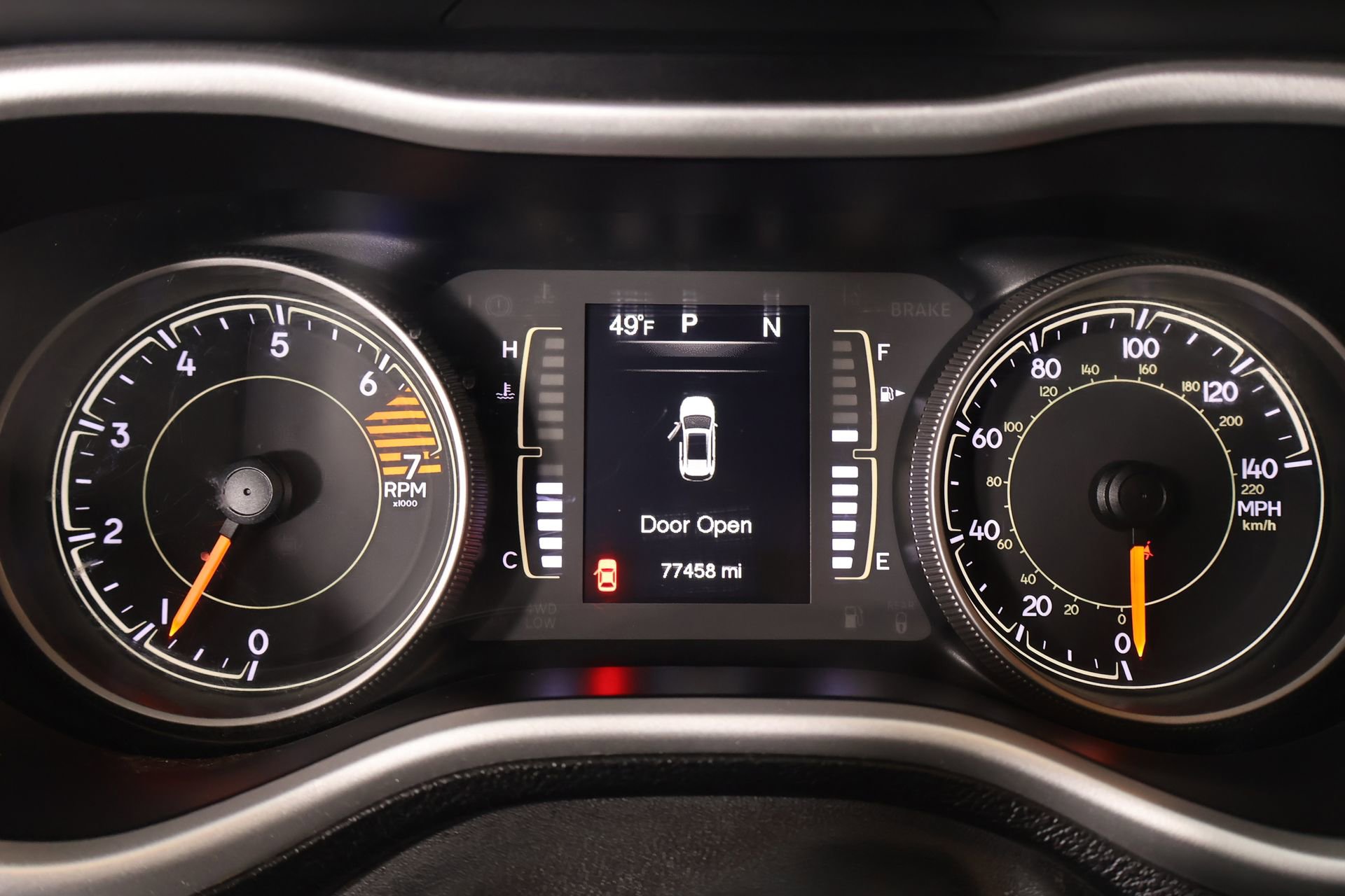 Used 2018 Jeep Cherokee Latitude Plus image 4