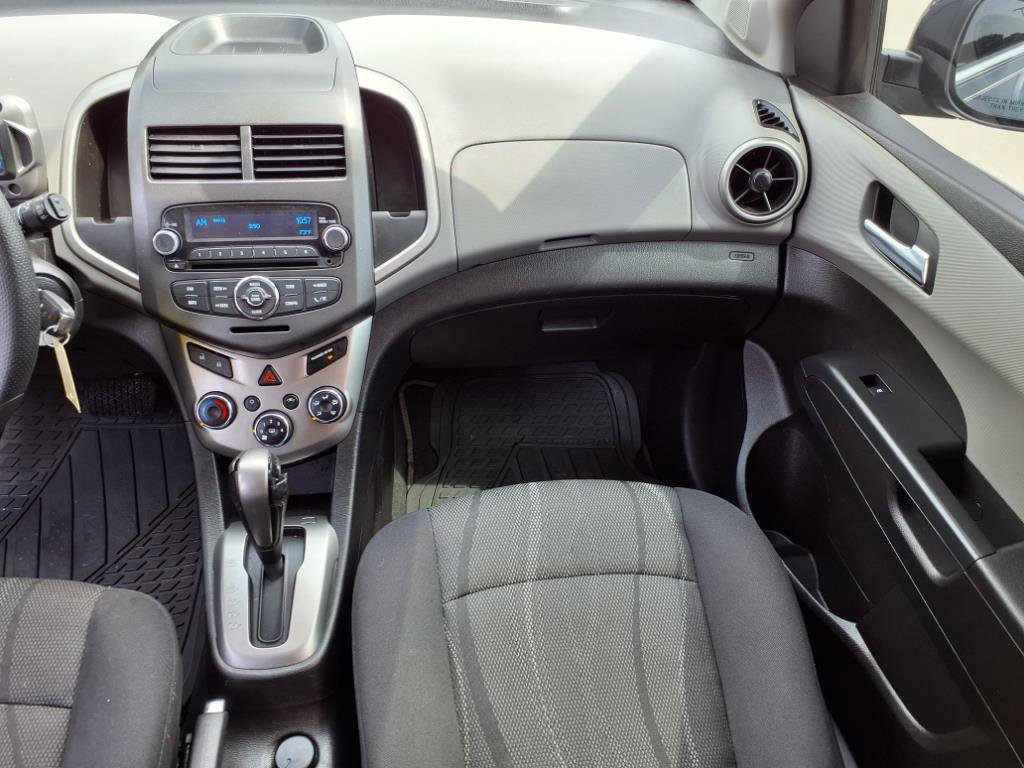 Used 2015 Chevrolet Sonic LT image 7