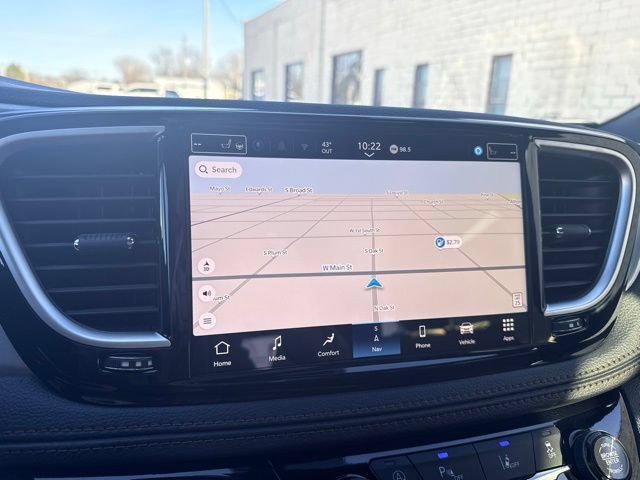 New 2026 Chrysler Pacifica Pinnacle w/ Trailer Tow Group FWD image 30