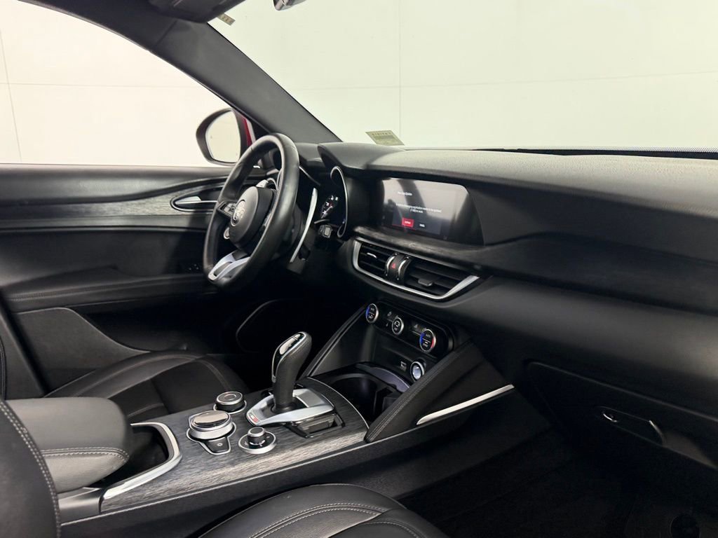 Used 2022 Alfa Romeo Stelvio Sprint image 30
