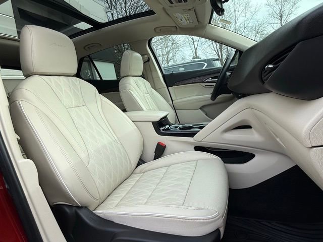 Used 2021 Buick Envision Avenir w/ Technology Package II image 17