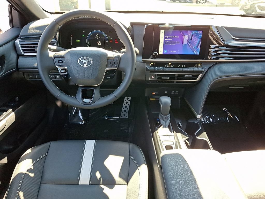 Used 2026 Toyota Camry Hybrid FWD image 12