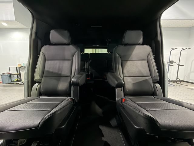 Used 2025 GMC Yukon XL Denali AWD/4WD image 29