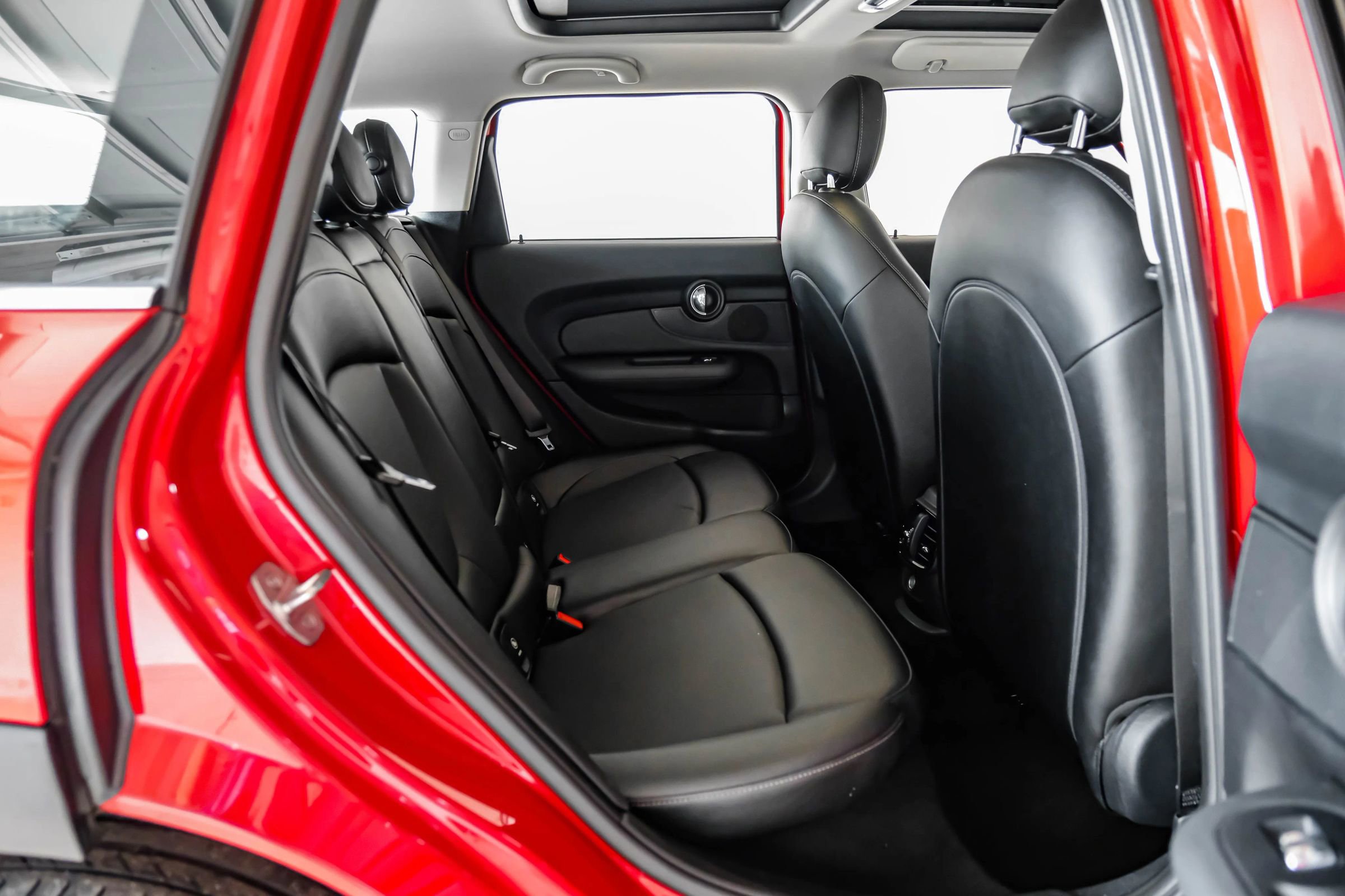 Used 2017 MINI Cooper Clubman ALL4 image 36