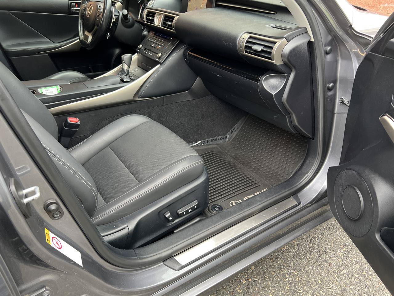 Used 2016 Lexus IS 300 AWD w/ Navigation System Package image 17