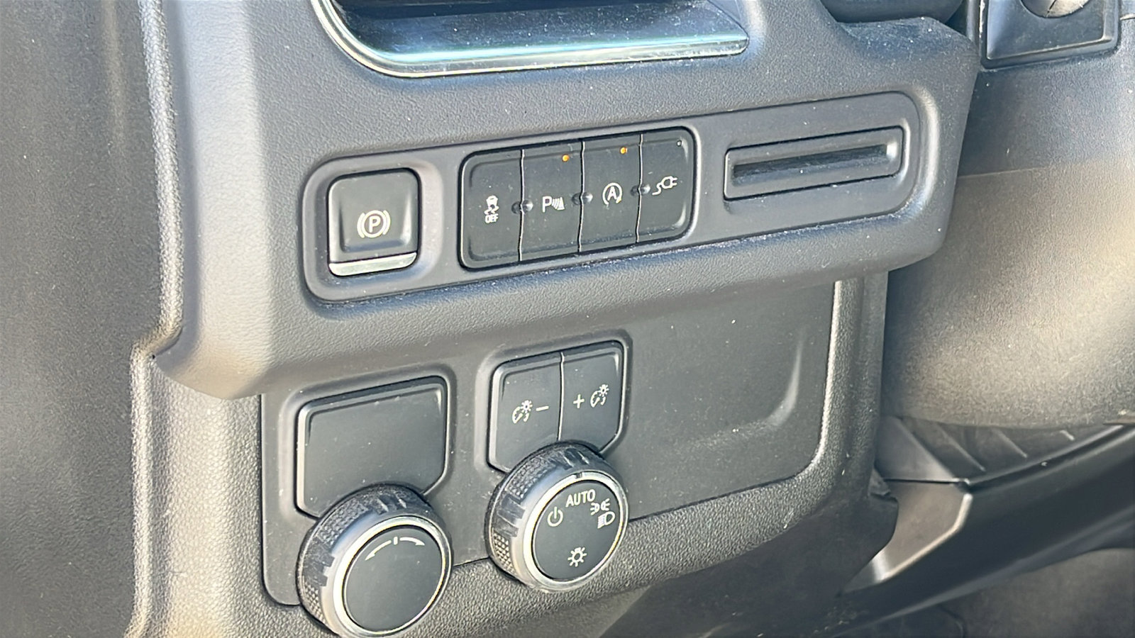 Used 2021 Chevrolet Tahoe LT image 13