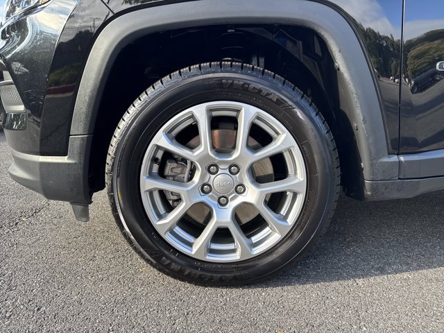 Certified 2023 Jeep Compass Latitude w/ Sun and Sound Group AWD/4WD image 13