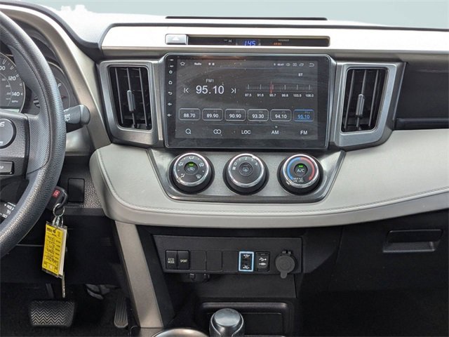 Used 2013 Toyota RAV4 LE image 19