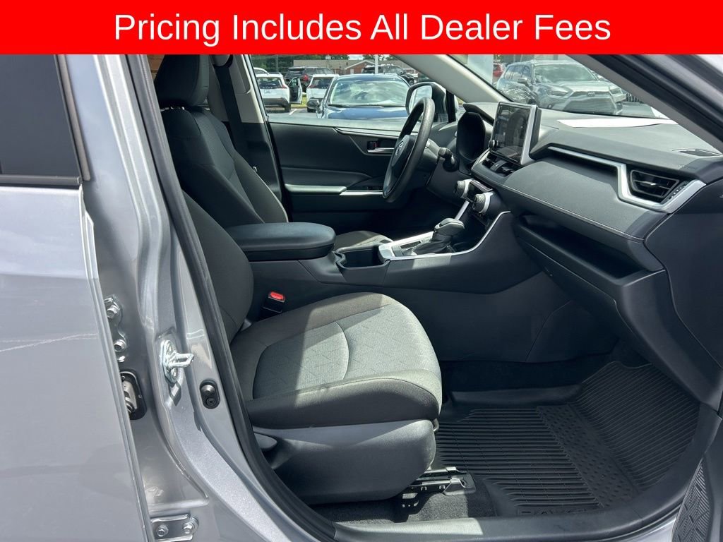 Used 2025 Toyota RAV4 XLE w/ Convenience Package FWD image 22