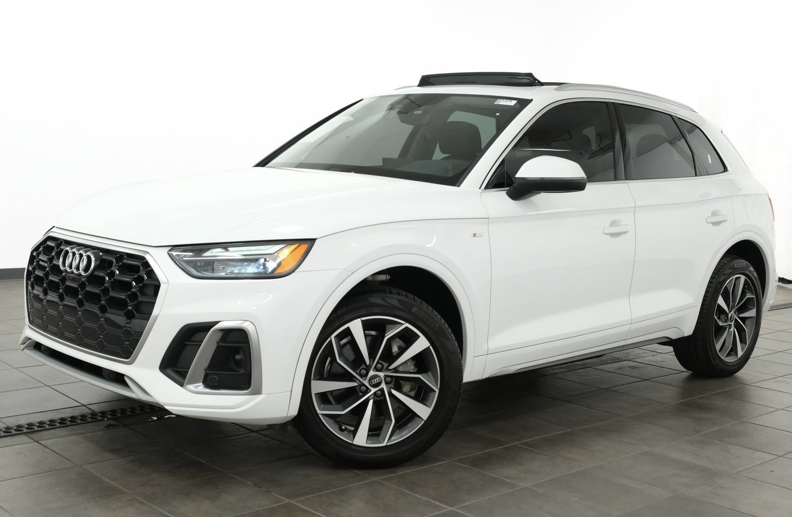 Used 2022 Audi Q5 2.0T Premium Plus w/ Premium Plus Package AWD/4WD video 1