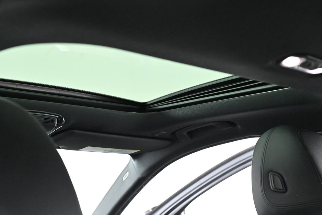 Used 2021 BMW 330i Sedan w/ Driving Assistance Package image 28