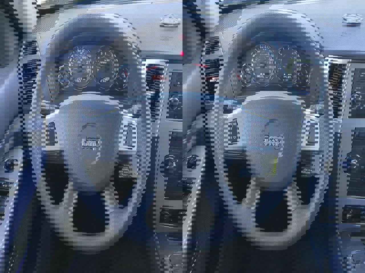 Used 2010 Jeep Grand Cherokee Laredo image 21