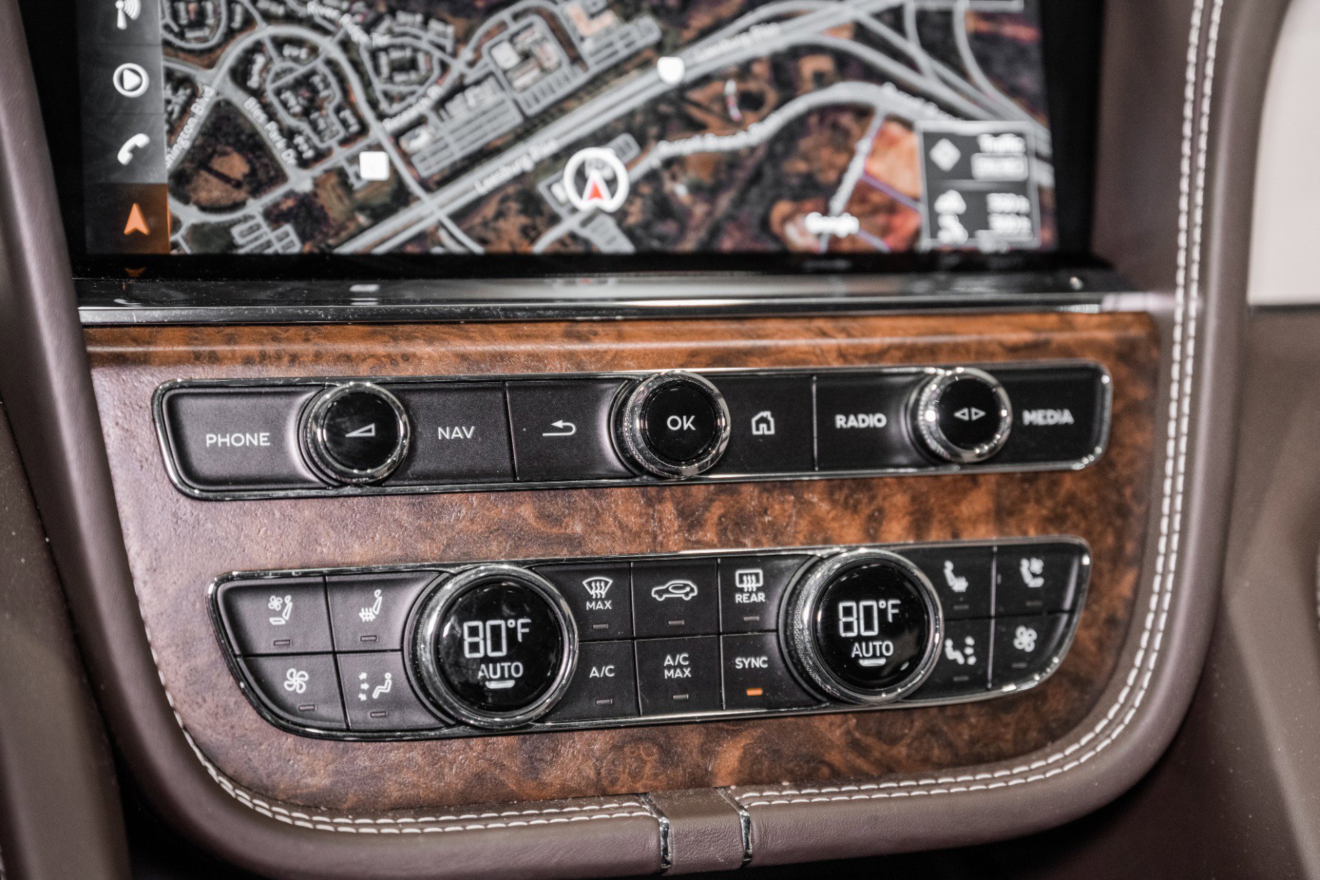 Used 2023 Bentley Bentayga image 38