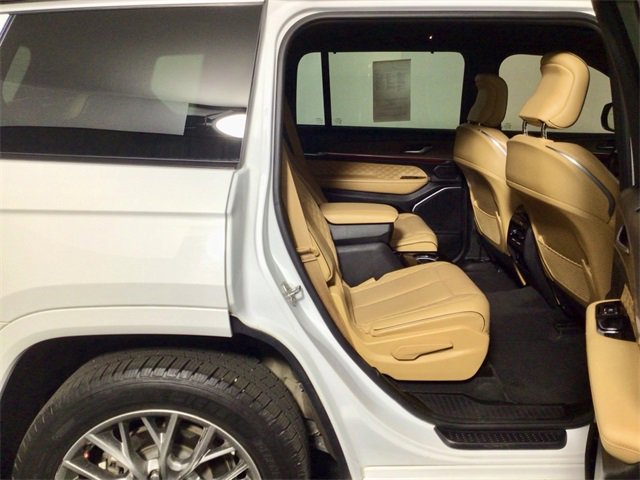 Used 2022 Jeep Grand Cherokee L Summit w/ Luxury Tech Group V image 31