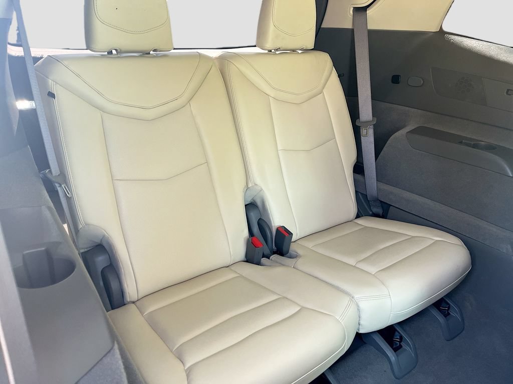 Used 2025 Cadillac XT6 Premium Luxury FWD image 29