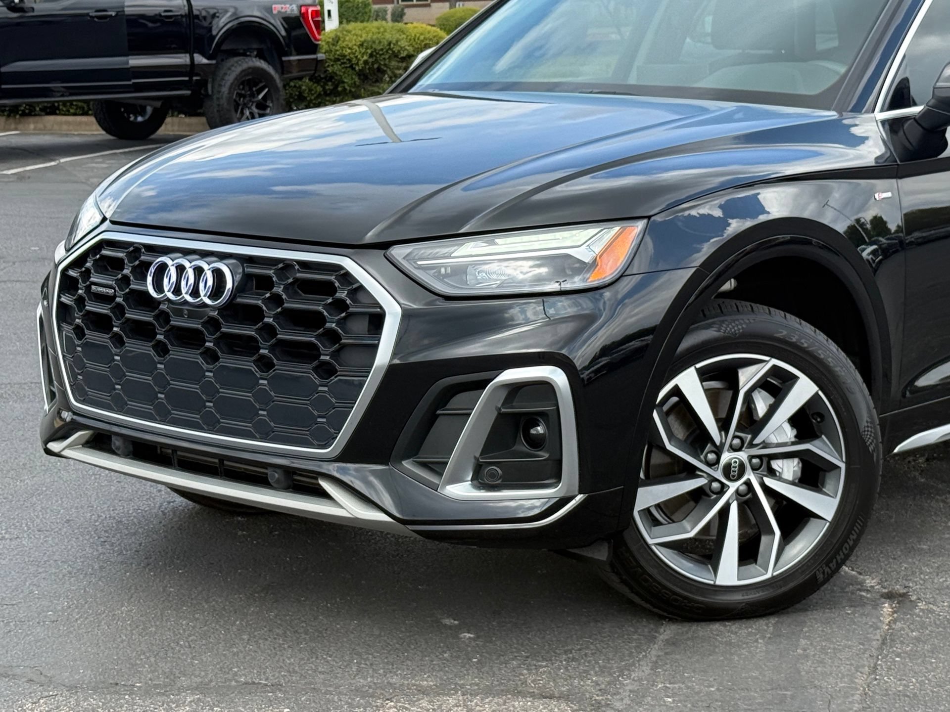 Used 2023 Audi Q5 2.0T Premium Plus w/ Premium Plus Package AWD/4WD image 2