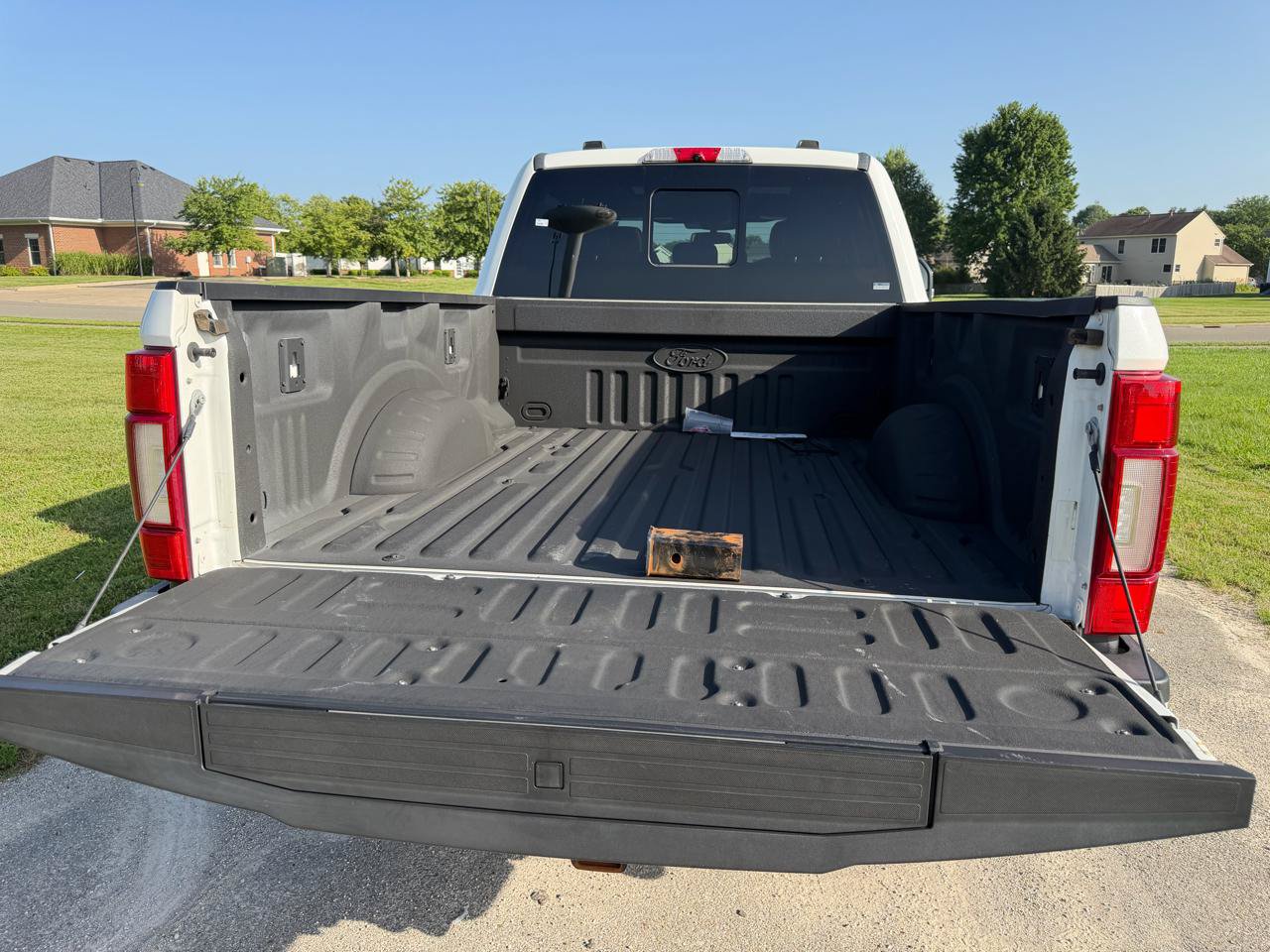 Used 2020 Ford F350 Platinum w/ Tremor Off-Road Package AWD/4WD image 9