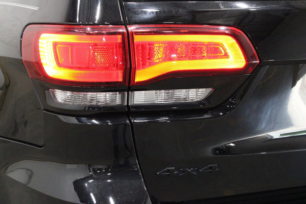Used 2019 Jeep Grand Cherokee Laredo image 47