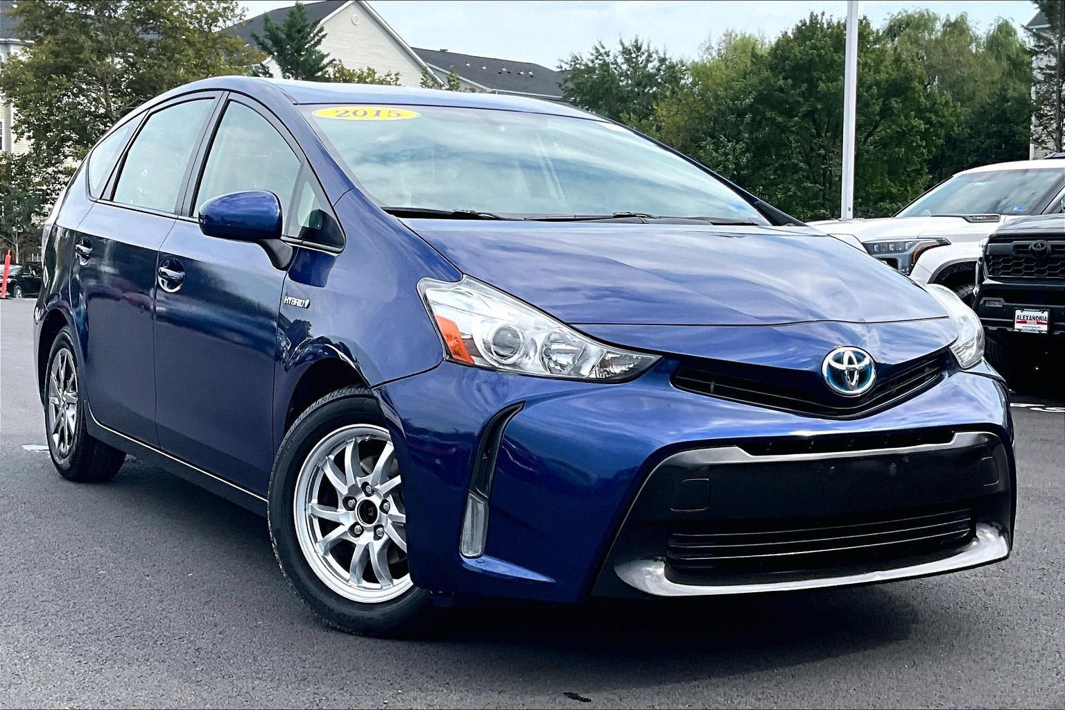 Used 2015 Toyota Prius V Four FWD image 2