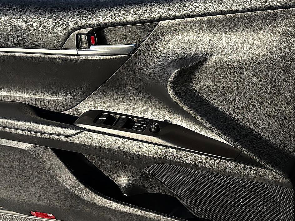 Used 2023 Toyota Camry LE image 18