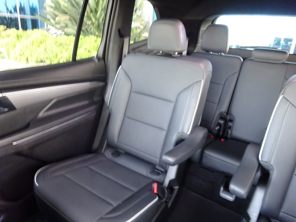 Certified 2025 Buick Enclave Preferred AWD/4WD image 17