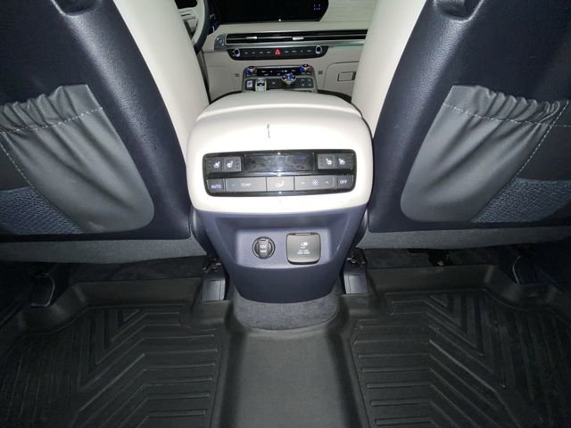 Used 2023 Hyundai Palisade Calligraphy image 27