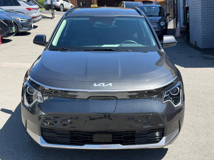 Used 2024 Kia Niro Wind w/ Wind Preserve Package FWD image 2