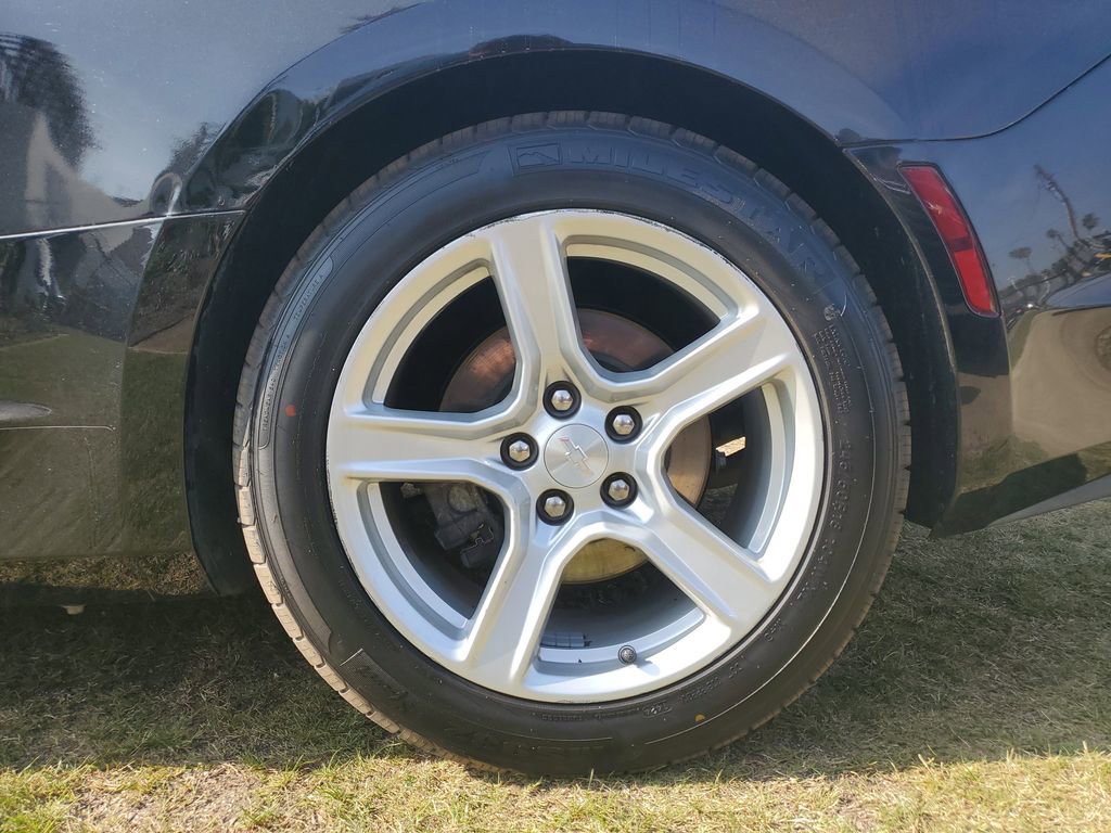 Used 2019 Chevrolet Camaro LT image 5