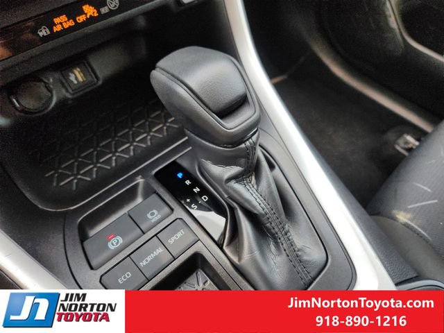 Used 2025 Toyota RAV4 XLE FWD image 20