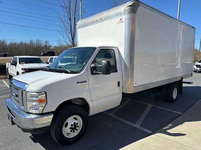 Used 2019 Ford E-450 and Econoline 450 Super Duty w/ Power Windows & Locks Group image 3