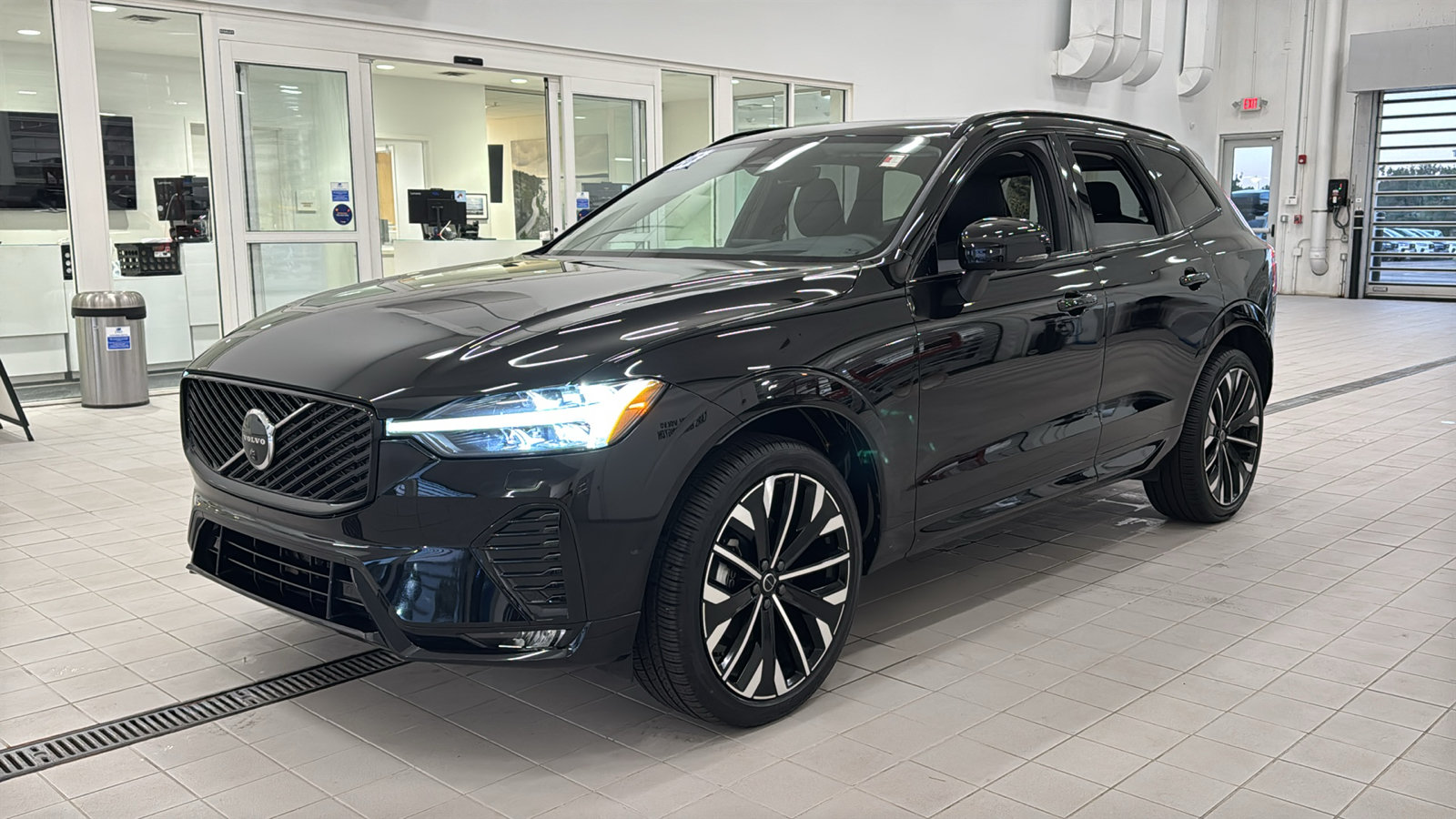 Used 2026 Volvo XC60 B5 Ultra AWD/4WD image 9