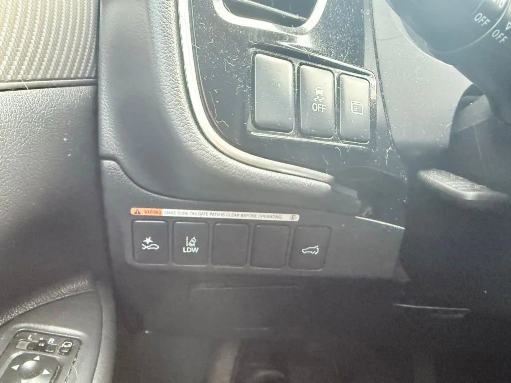 Used 2020 Mitsubishi Outlander SEL AWD/4WD image 20