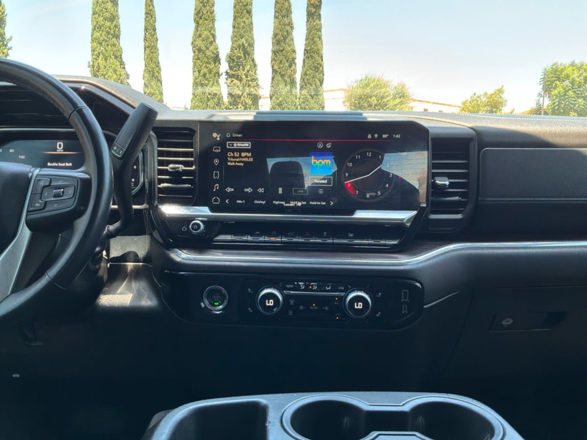 Used 2024 GMC Sierra 1500 SLT RWD image 15