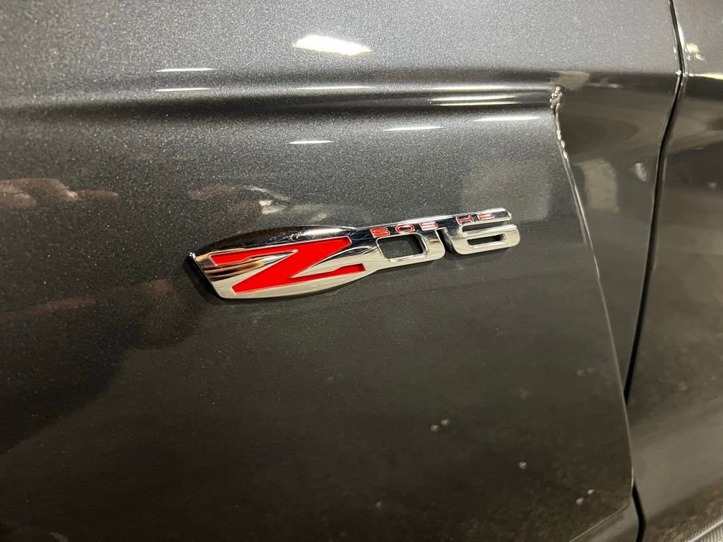 Used 2013 Chevrolet Corvette Z06 w/ 3LZ Preferred Equipment Group image 9