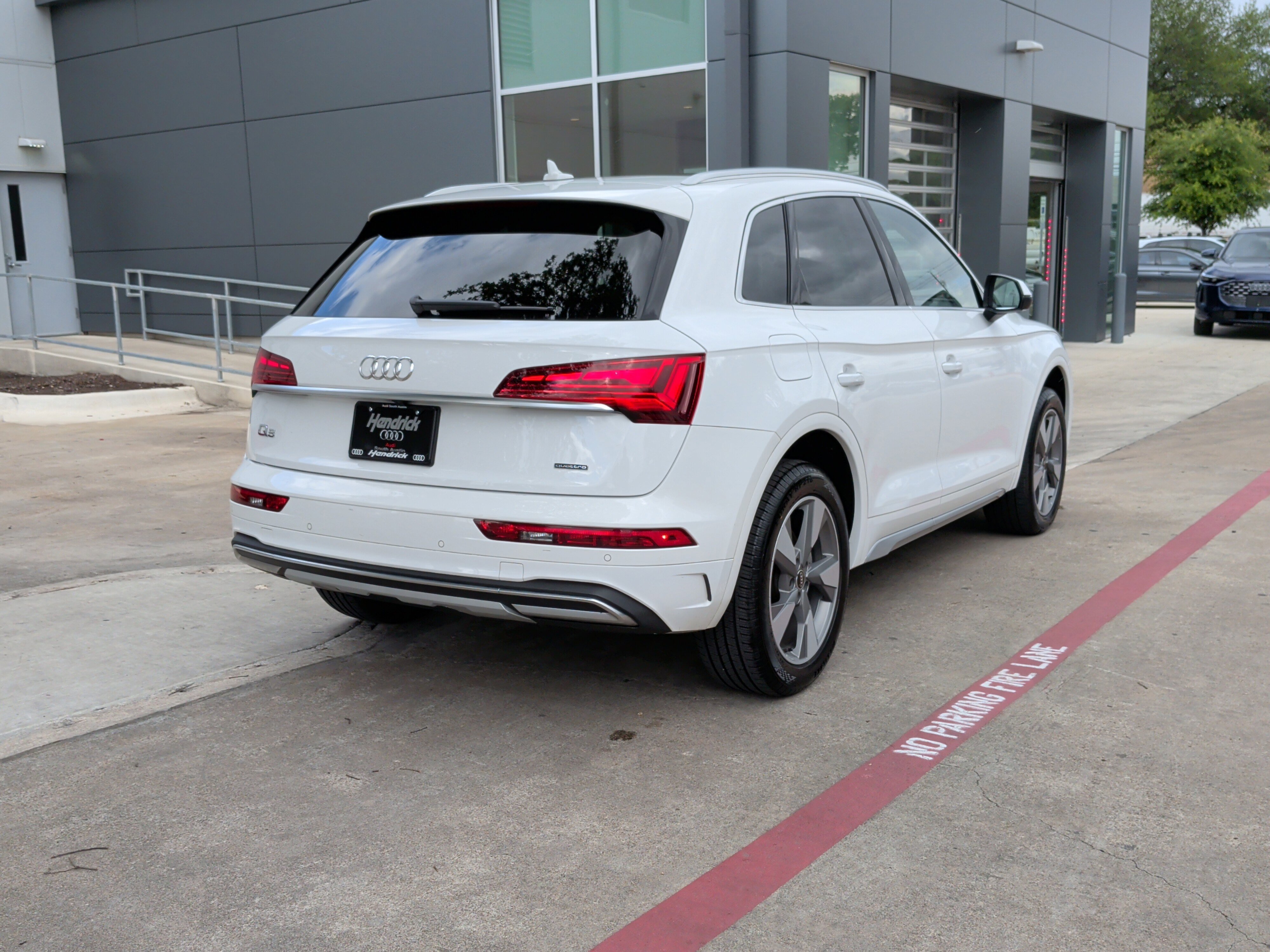 Certified 2023 Audi Q5 2.0T Premium w/ Convenience Package image 10