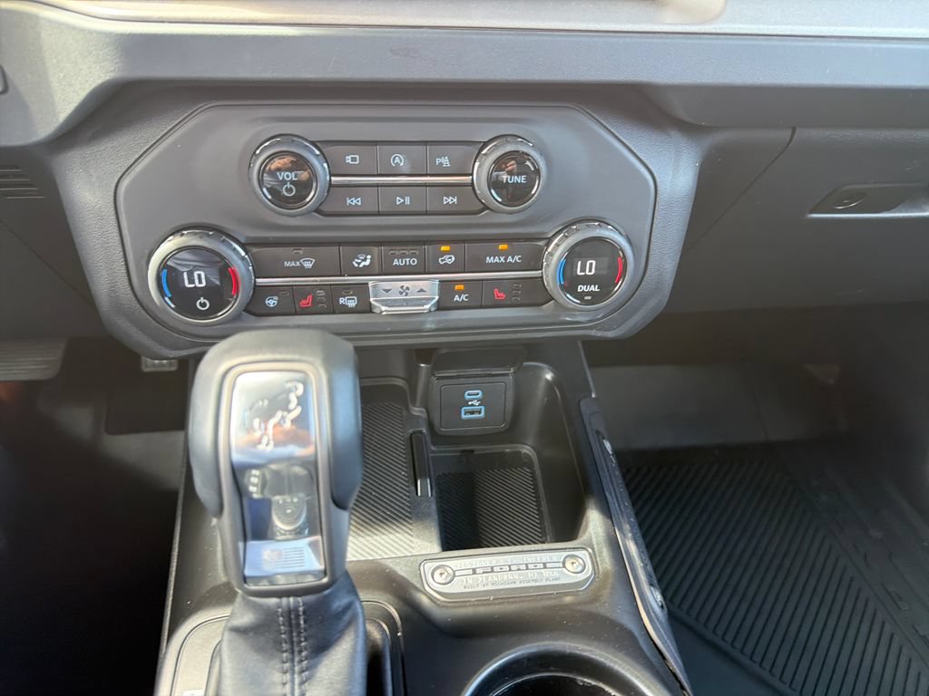 Used 2025 Ford Bronco Outer Banks AWD/4WD image 25