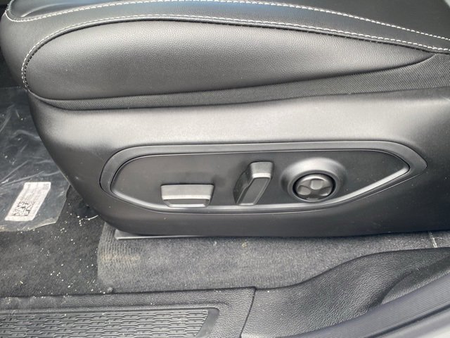 New 2025 Jeep Grand Cherokee Limited w/ Black Appearance Package image 16