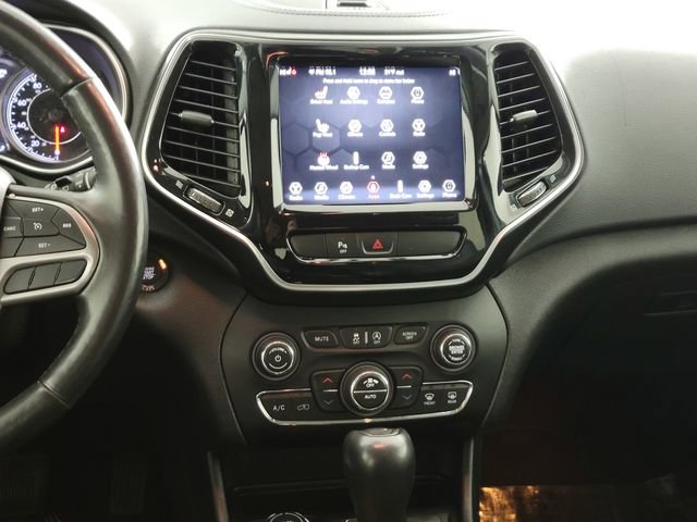 Used 2019 Jeep Cherokee Limited image 20