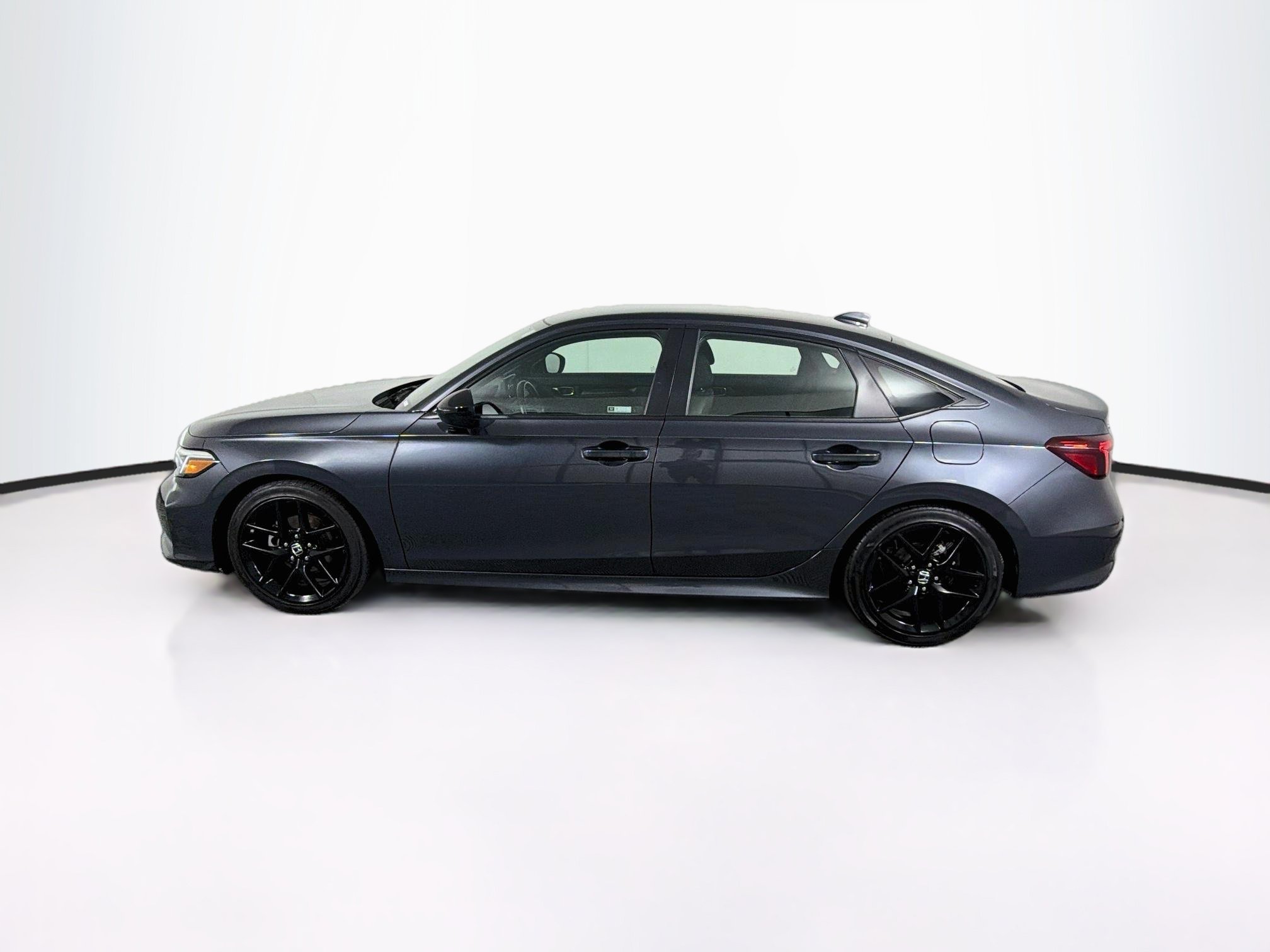 Used 2025 Honda Civic Sport image 4