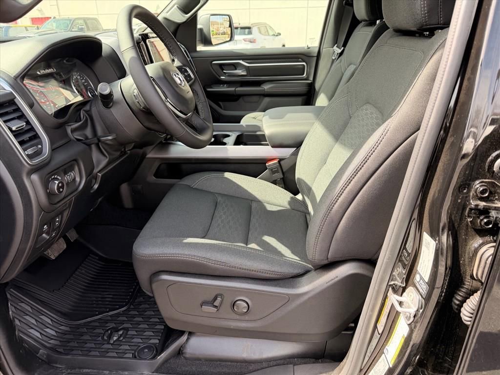 New 2026 RAM 1500 4x4 Crew Cab image 8