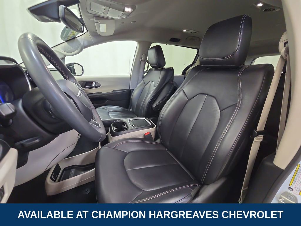 Used 2024 Chrysler Pacifica Touring-L FWD image 26