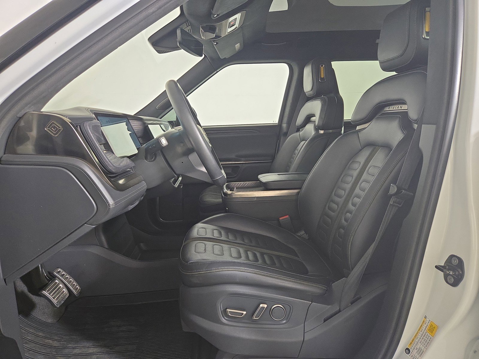 Used 2022 Rivian R1T Launch Edition image 19