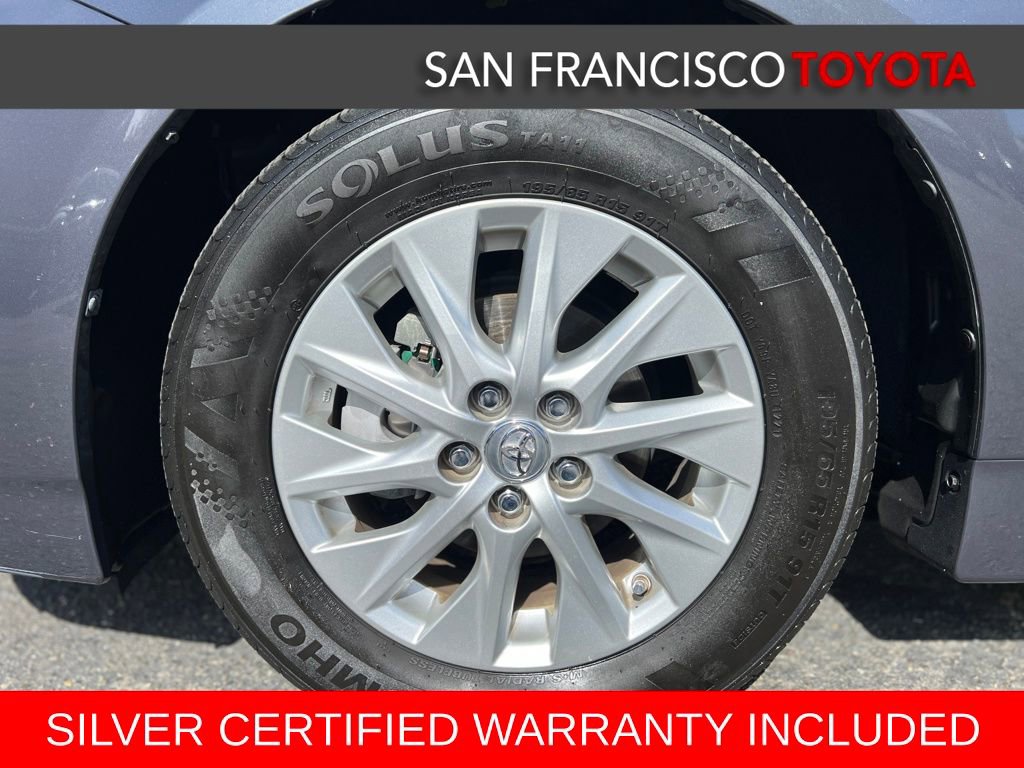 Certified 2015 Toyota Prius Plug-In Hybrid image 9