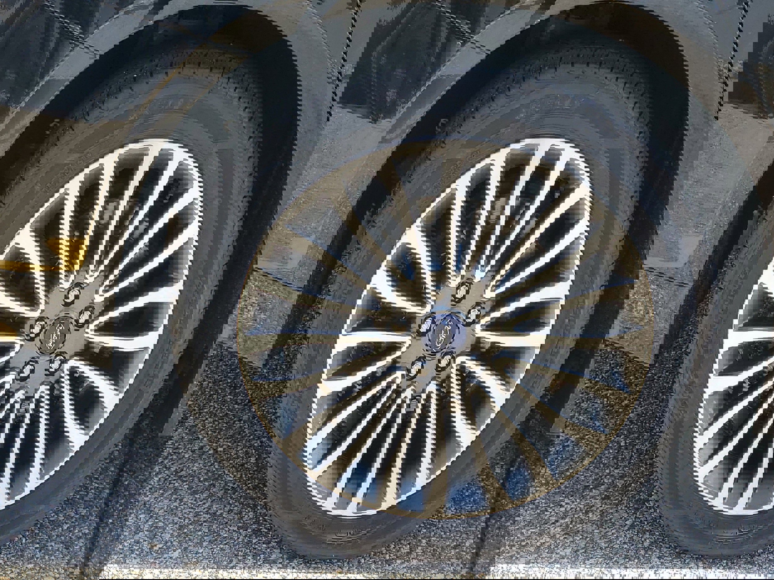 Certified 2017 Ford Fusion SE w/ Fusion SE Technology Package image 5