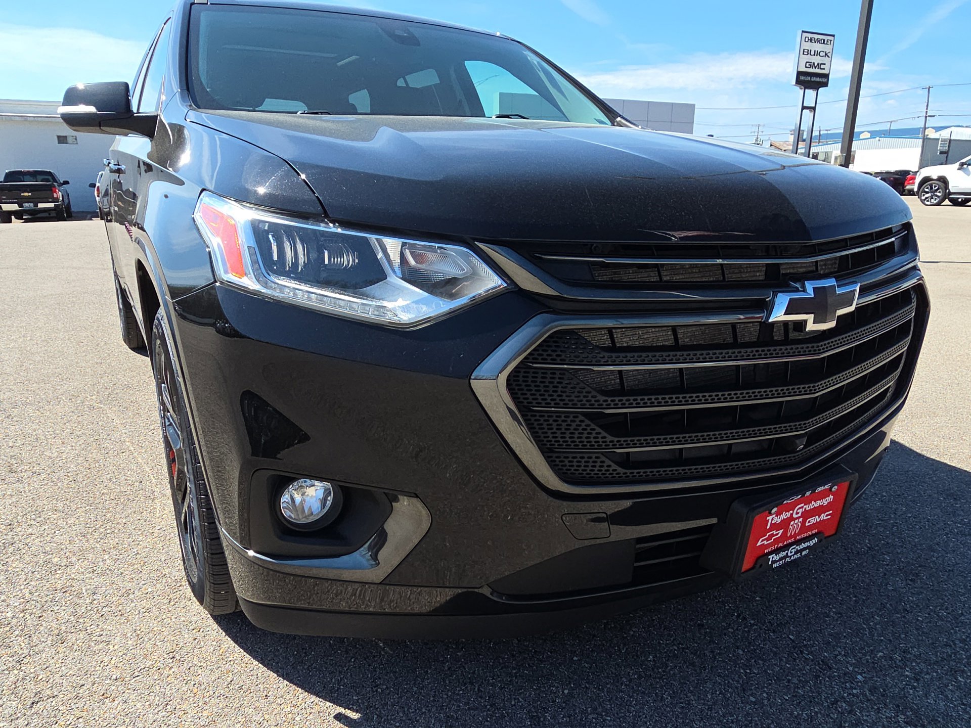 Used 2021 Chevrolet Traverse Premier w/ Redline Edition image 11