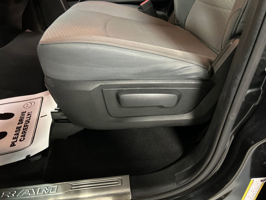 Used 2017 RAM 1500 Express image 13