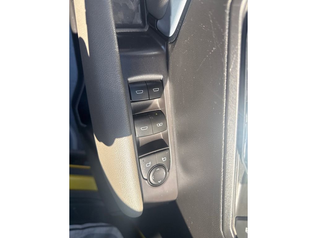 Used 2024 Chevrolet Colorado ZR2 w/ Technology Package AWD/4WD image 32